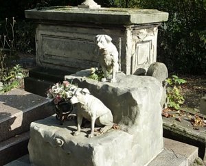 Собачье кладбище в Париже